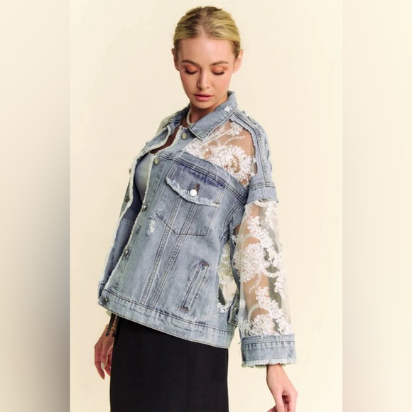 🟠257B. Lace patchwork Denim Jacket - Picture 5 of 6